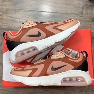 W AIR MAX 200 running shoes